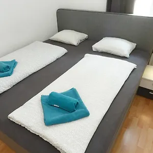 In Near Schoenbrunn & Westbahnhof - Keyless Check-in Διαμέρισμα Βιέννη